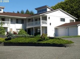 827 Brookhaven Dr APT C, Brookings, OR 97415