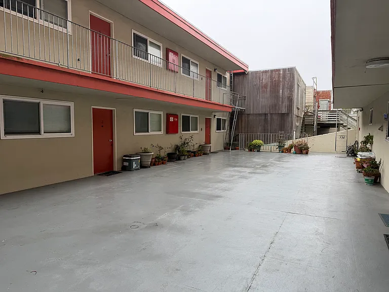 400 Monterey Blvd #5 — Photo 2