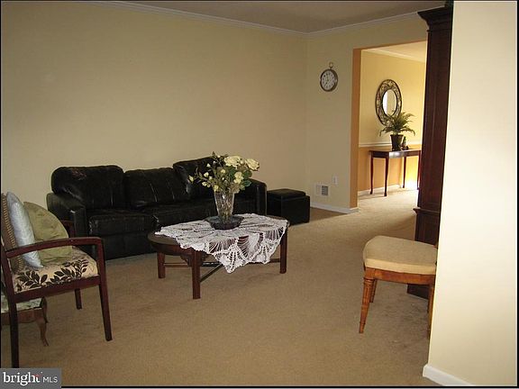 5th image of 707 Curry Ford Ln