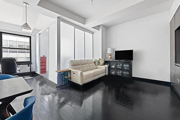 Rented by Compass | media 27