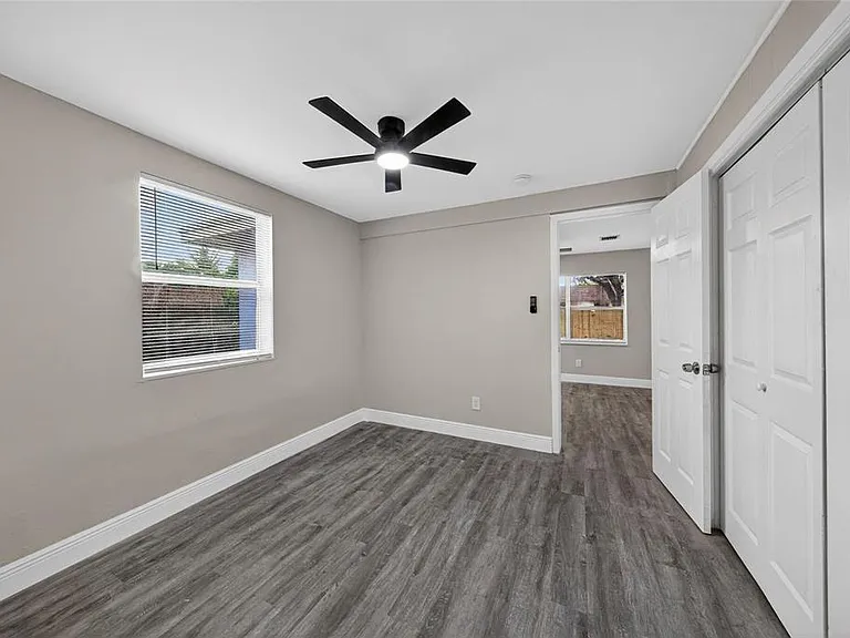 1541 NW 7th Ter — Photo 13