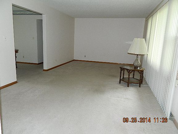 2nd image of 18039 Oakwood Ave