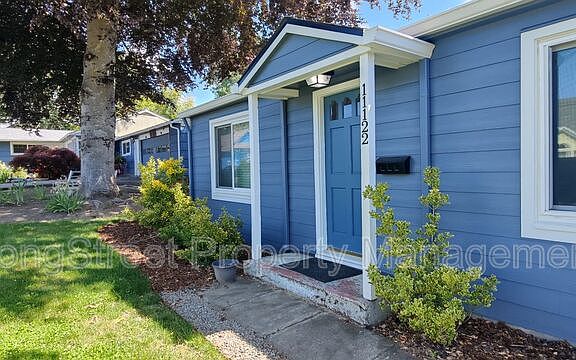 3rd image of 11122 SE 30th Ave