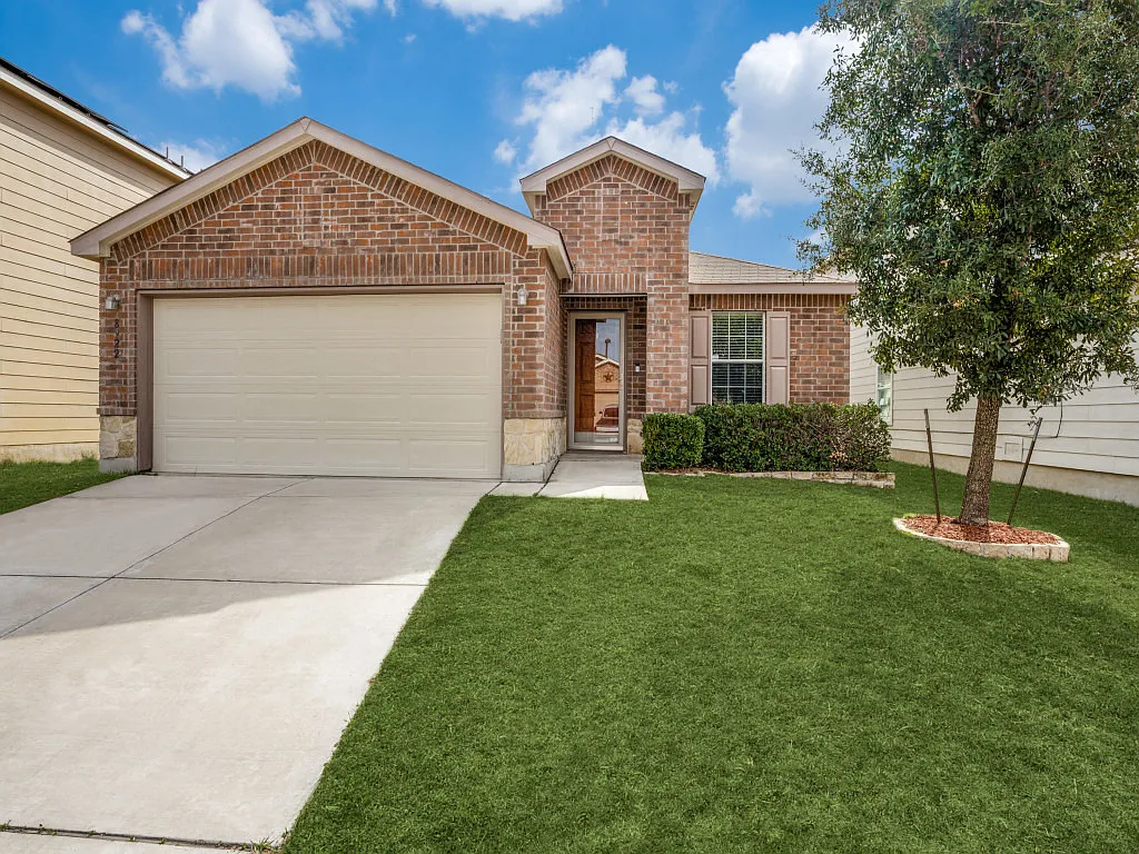 3 bed, 1703 sqft, $1,850 — Photo 1