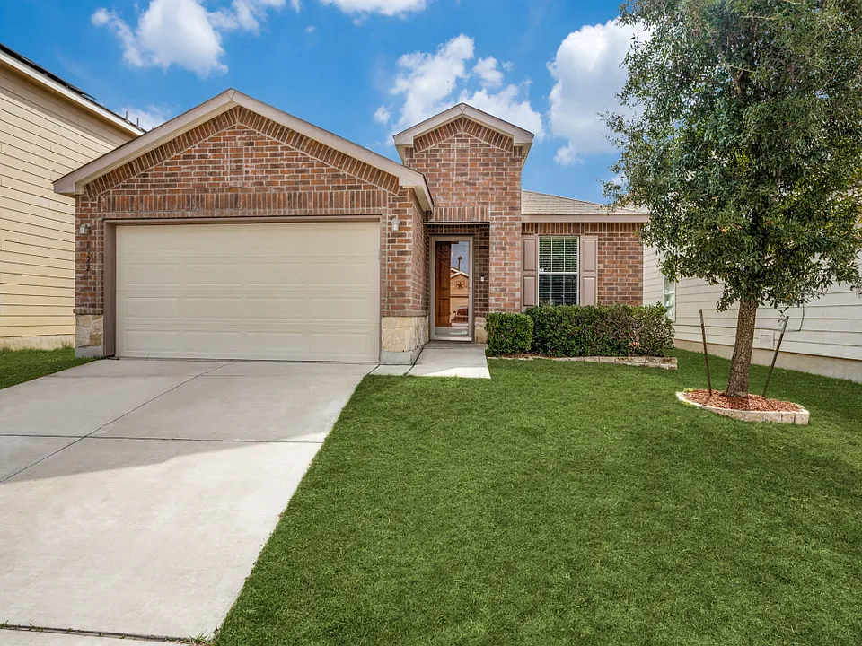 8922 Oakwood Park