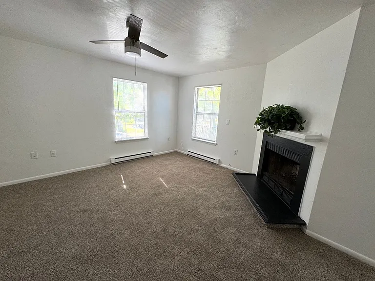 1014 E Balview Ave — Photo 4