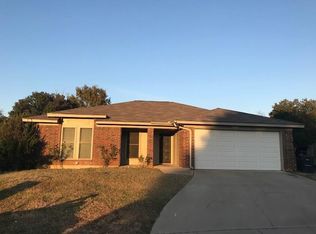 9001 Hunting Green Ct, Fort Worth, TX 76134