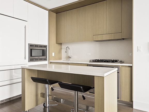 5th image of 388 Bridge St APT 39E