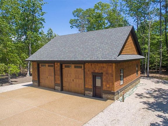 2nd image of 112 Mariners Woods Dr