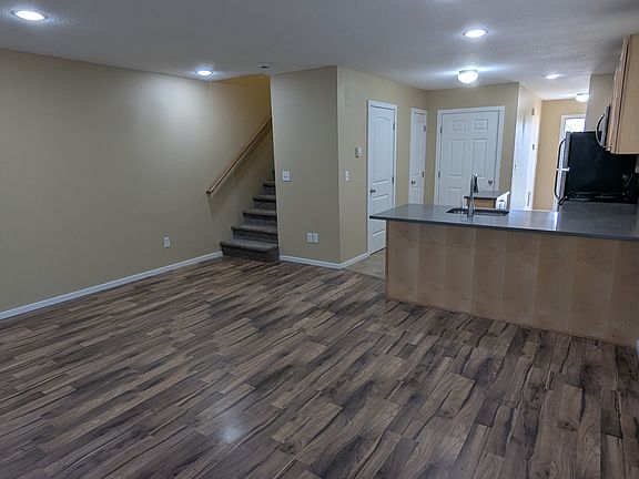 2nd image of 10425 NE 5th Cir