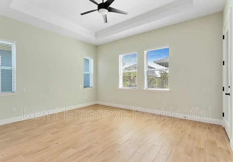 8828 Sperry St — Photo 10
