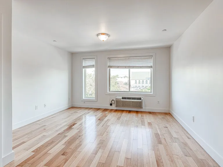 4122 Haverford Avenue — Photo 2