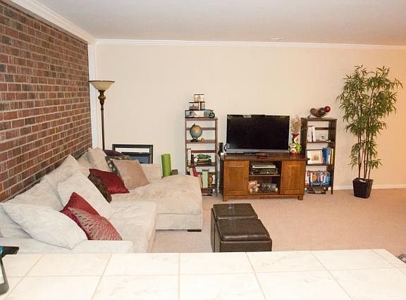3rd image of 4512 Jefferson St APT 12