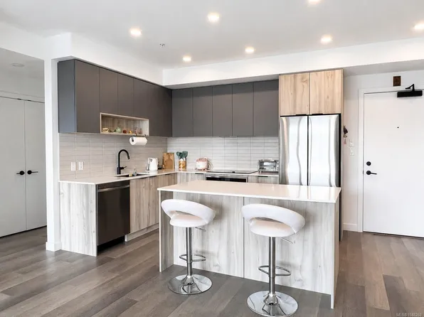 3564B Ryder Hesjedal Way #311, Colwood, BC V9C 0S7