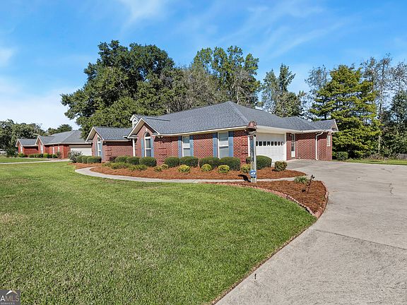 3rd image of 1139 Bartlett Dr
