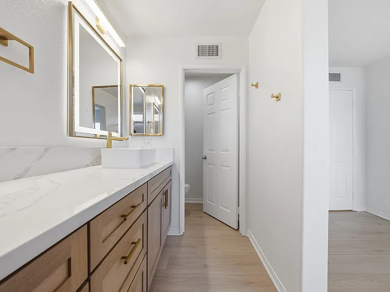 25715 Wagner Way #B — Photo 15