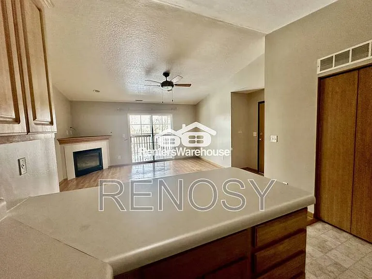 5924 Sutton Pl #10 — Photo 13