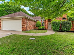 7750 Crestview Ct, Watauga, TX 76148