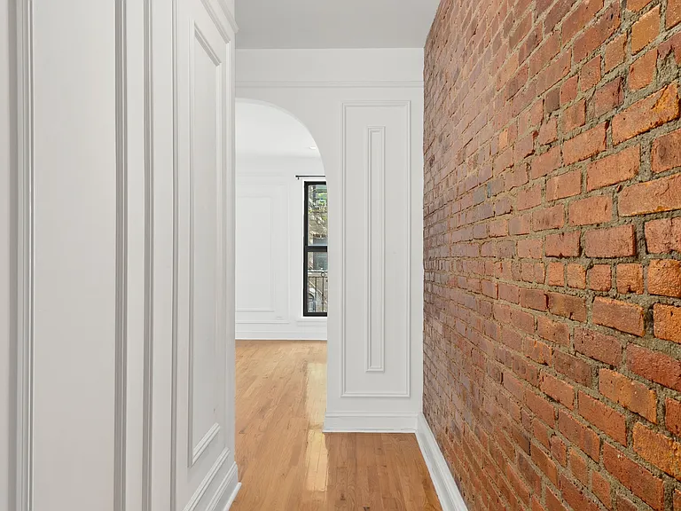 115 W 16th St #228 — Photo 3