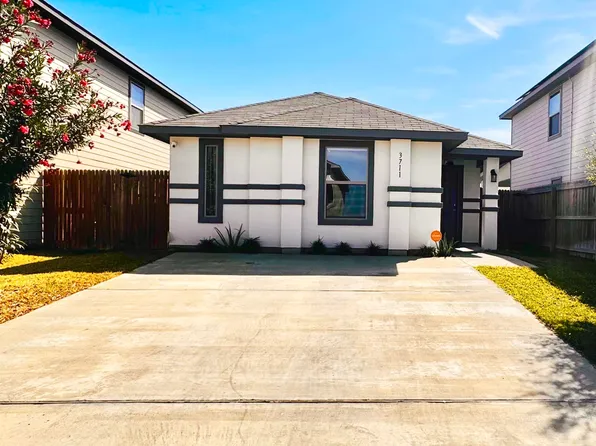 3711 Jaime Martin Dr, Laredo, TX 78046