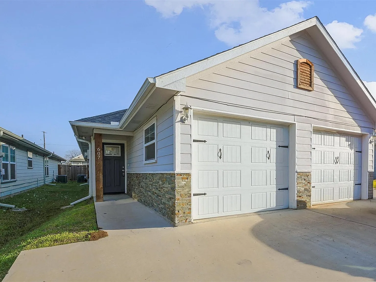 607 & 609 East Carter St; Sherman 75090- - 609 — Photo 1