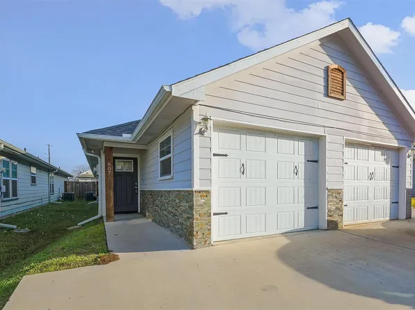 609 E Carter St, Sherman, TX 75090