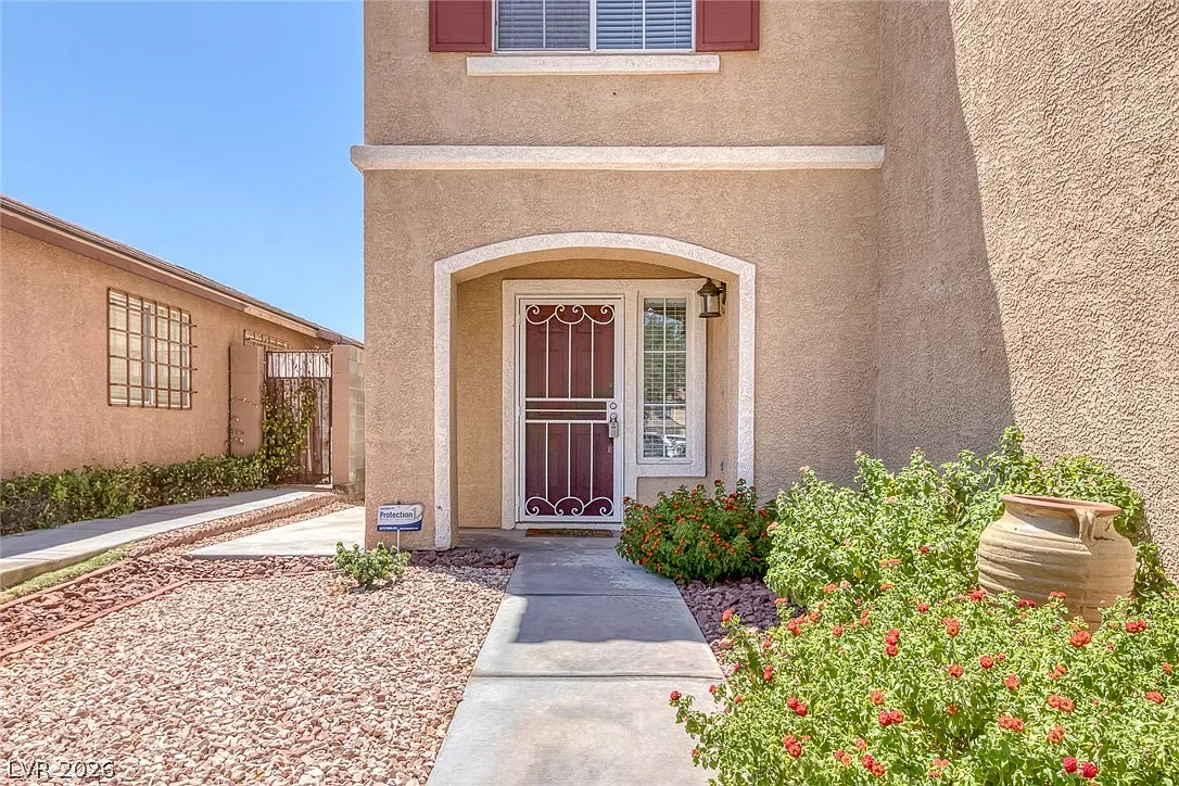 3 bed, 2.5 bath, 1870 sqft, $2,216 — Photo 4