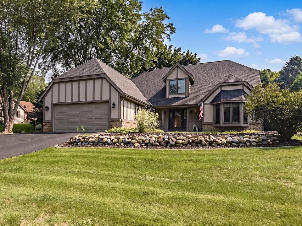 1st image of 643 Cardiff DRIVE