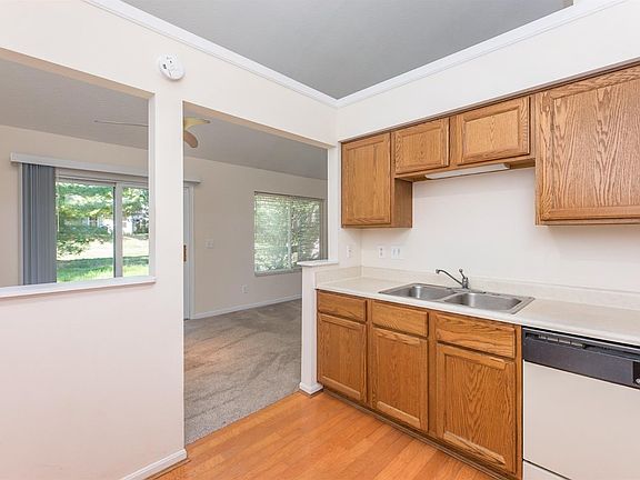2nd image of 3905 Burgenland Ln