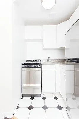 Rented by Mirador Real Estate | media 10