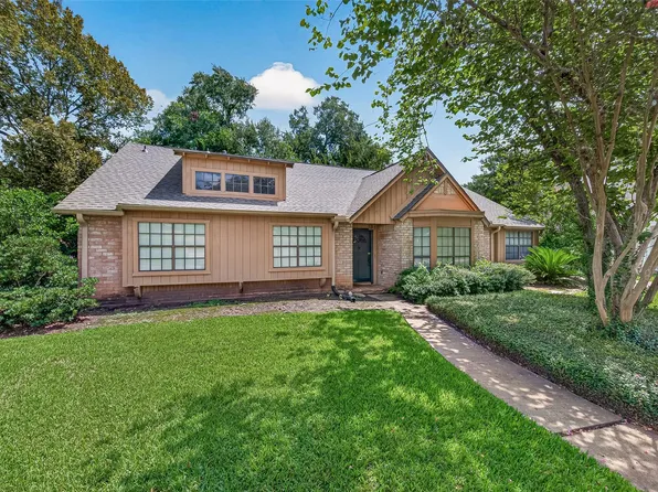 2102 Morton League Rd, Richmond, TX 77406