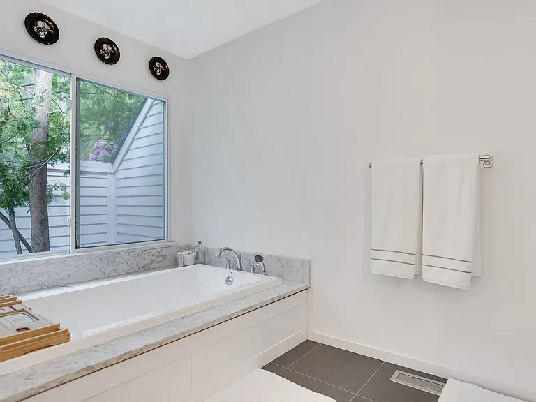 29 S Breeze Dr — Photo 20