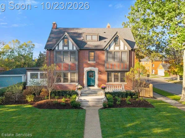 1395 Balfour Rd, Grosse Pointe, MI 48230
