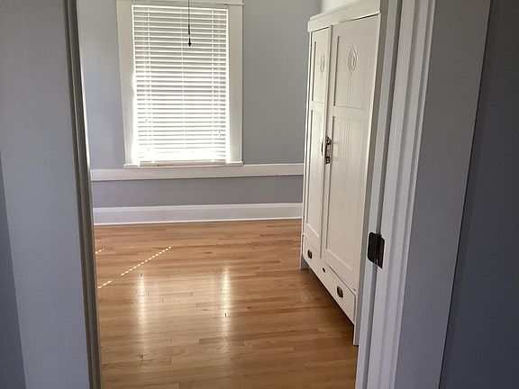 5th image of 609 S Delaware Ave APT 1