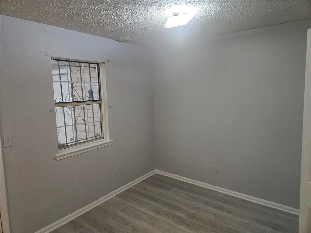 2 bed, 2.5 bath, $1,300 — Photo 4