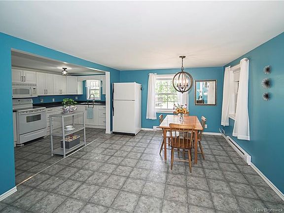 4th image of 18 Hazelton Rd