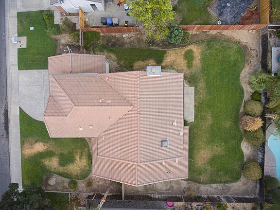 3rd image of 882 E Willow Cir