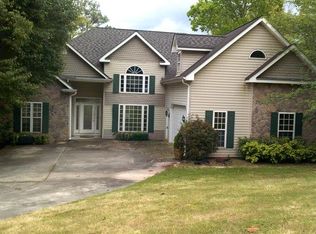 3213 Crossroads Dr, Rocky Face, GA 30740