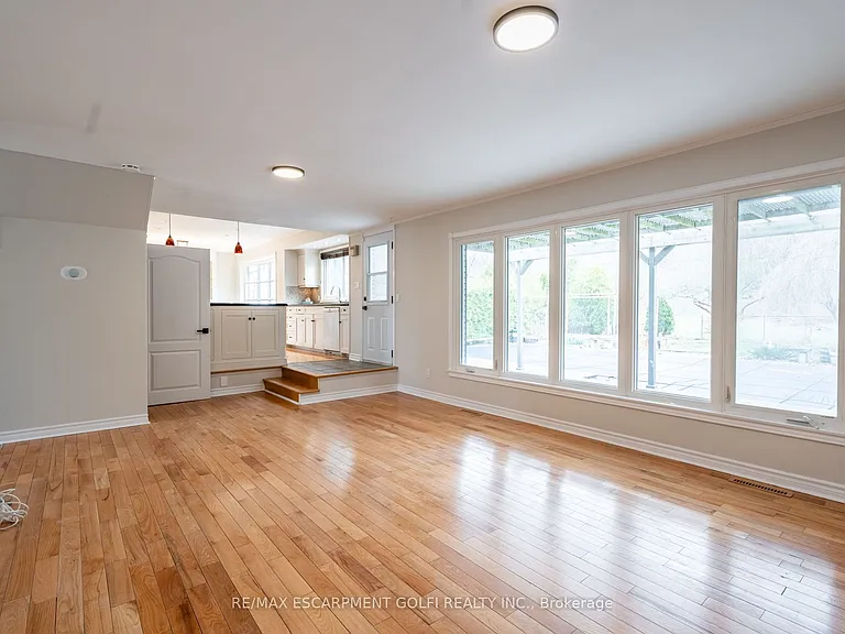 273 Riverview Blvd — Photo 12