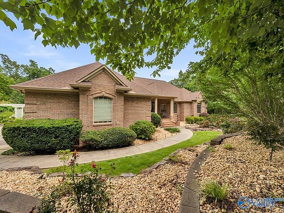 2nd image of 1069 Heritage Dr