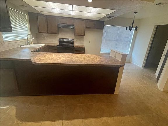4th image of 16502 Lonesome Quail Dr