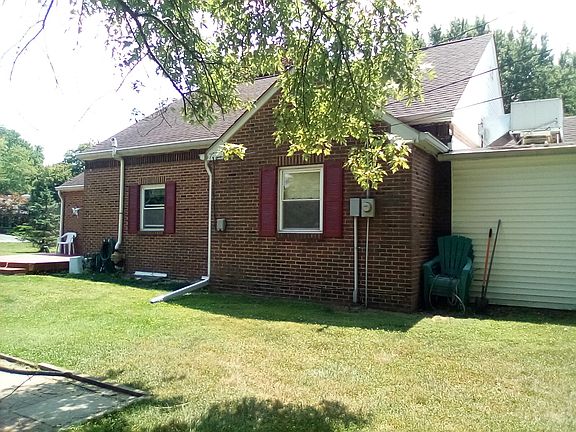 5th image of 8 S Park Dr
