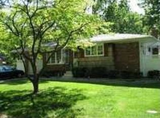 70 Hedgerow Ln, Commack, NY 11725