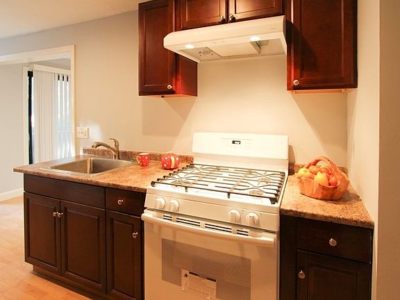 5th image of 38 Shrewsbury Green Dr Unit G