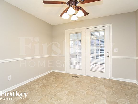 3rd image of 807 Highland Dr