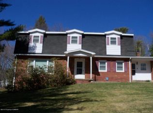 180 Hickory Rd, Bear Creek Township, PA 18702