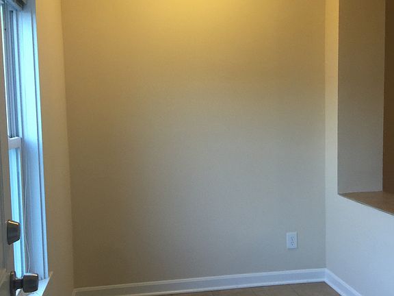 5th image of 2137 N Avers Ave #1