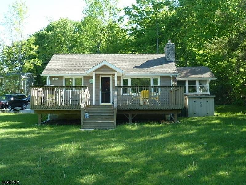 1st image of 307 E Lakeshore Dr
