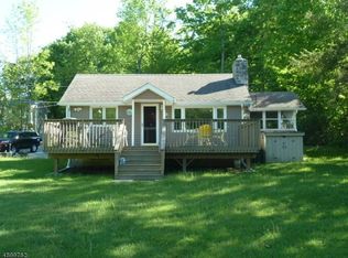 307 E Lakeshore Dr, Highland Lakes, NJ 07422