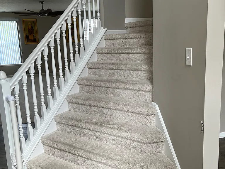 1873 Doncaster Dr — Photo 2